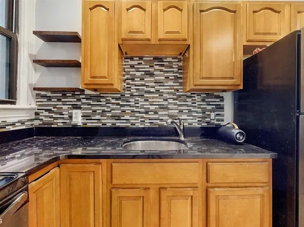 244 Webster Avenue image 7 of 25