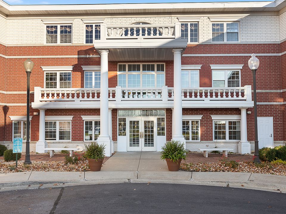 1st image of 16851 Harlem Ave #304