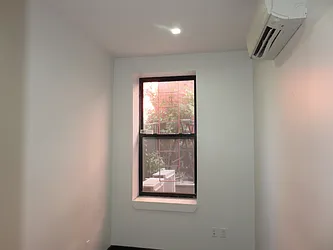 Rented by Rennit Inc.