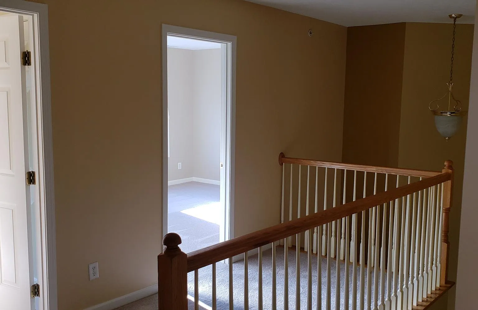 2911 Stratford Way — Photo 1