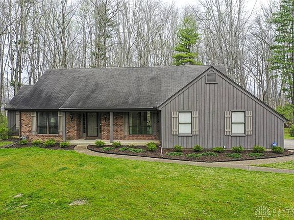 2nd image of 866 Cedar Dr