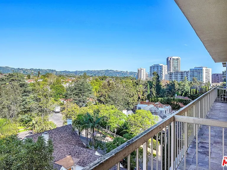 10751 Wilshire Blvd #909 — Photo 16