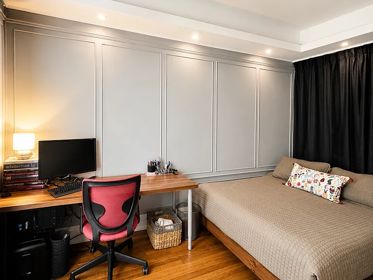Large Bedroom (North View)