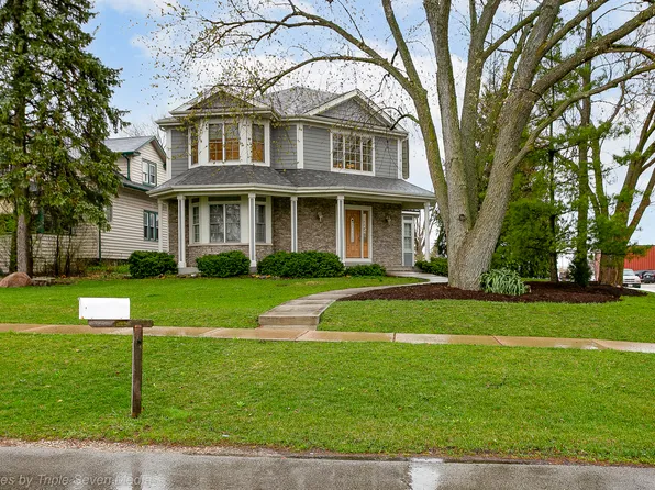 831 N Yale Ave, Villa Park, IL 60181