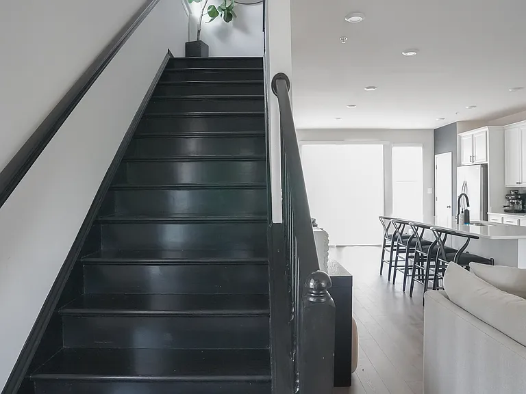 THIRD FLOOR STAIRS (1/9)