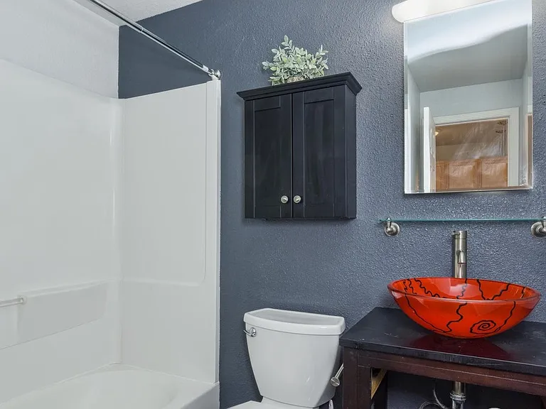 1405 Broadway #403 — Photo 5