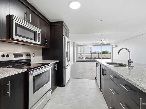5th image of 15 Kings Wharf Pl #406