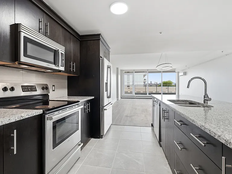 15 Kings Wharf Pl #406 — Photo 5