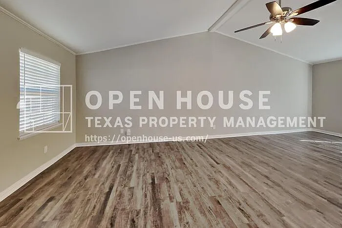 3 bed, 2.0 bath, 1404 sqft, $1,845 — Photo 4