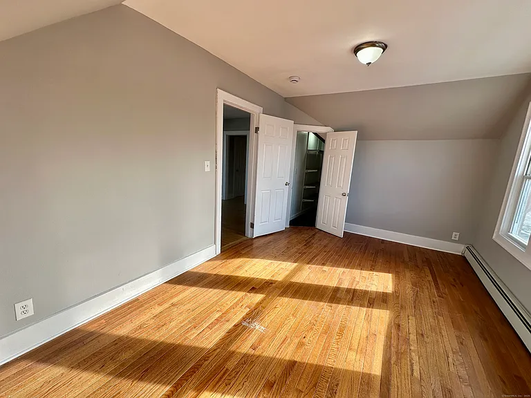 2683 Fairfield Ave #3 — Photo 11
