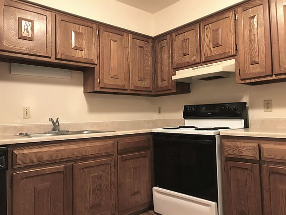 Eat-in Kitchen with Dishwasher