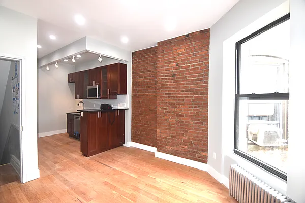 Rented by Triplemint | media 41