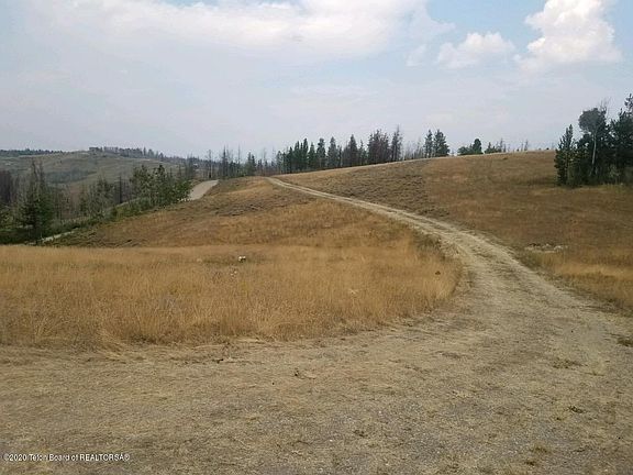 3rd image of 17 Mountain View Dr