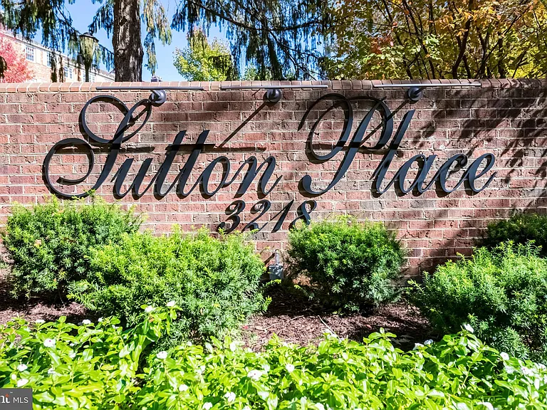 3221 Sutton Pl NW #C — Photo 31