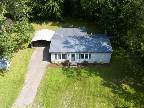 8391 E Baldwin Ave, Watervliet, MI 49098
