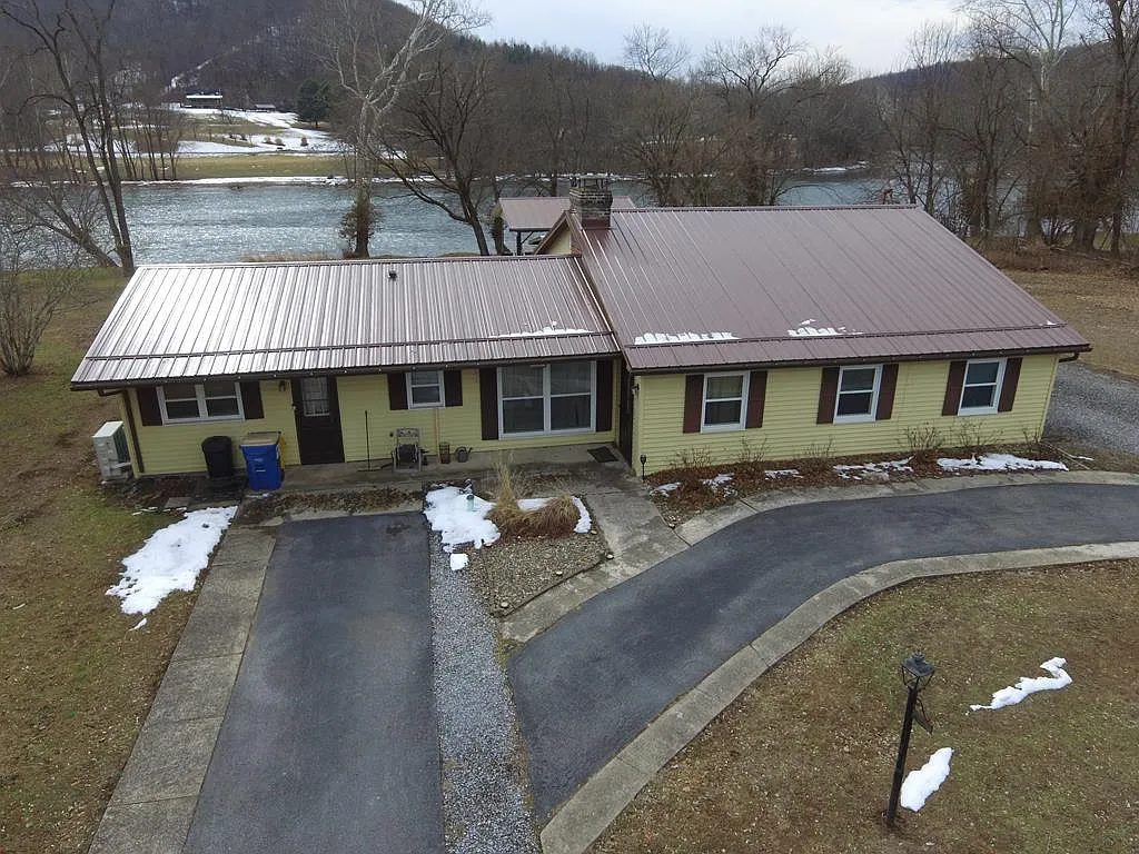 80 Lower Country Club Rd photo 1