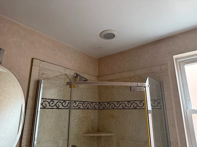 2539 W Lunt Ave #1 — Photo 9