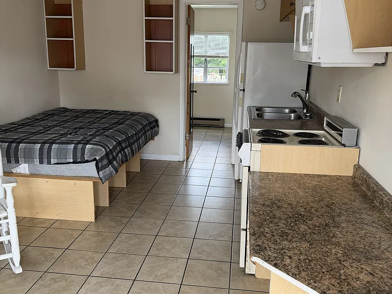 1332 Central Ave #6 — Photo 3