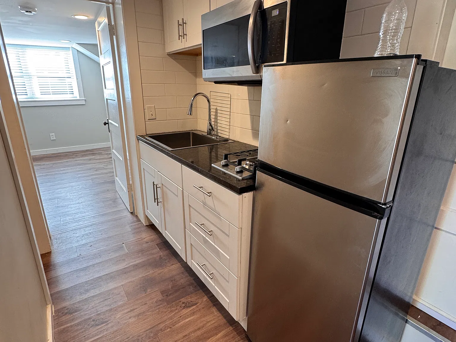 1 bed, 675 sqft, $1,100 — Photo 3