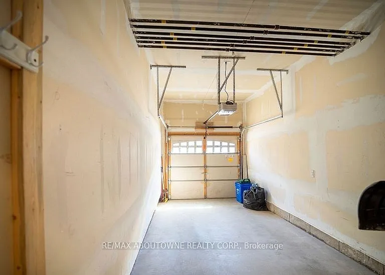 276 Gatwick Dr #101 — Photo 12