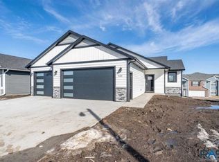 900 Trojan Ave, Hartford, SD 57033