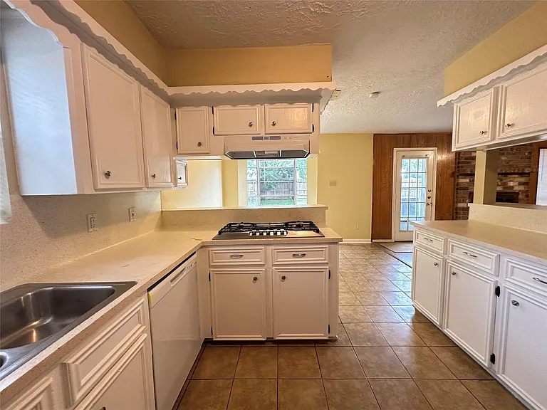 1937 Arcadia Dr — Photo 13