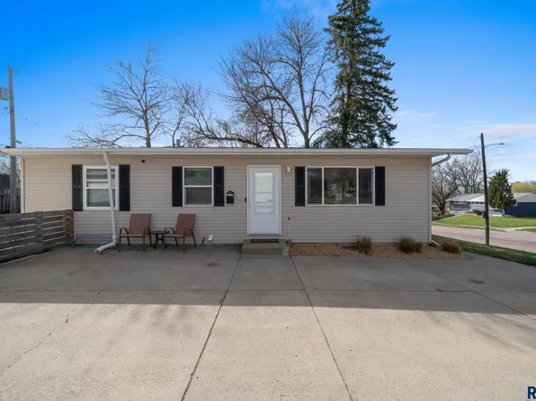 2317 E 18th St, Sioux Falls, SD 57103