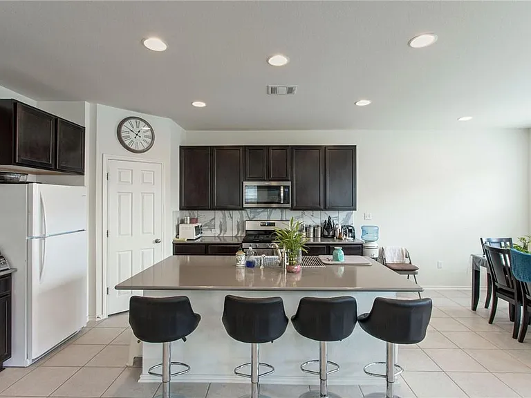 9109 Garnet Dr — Photo 13
