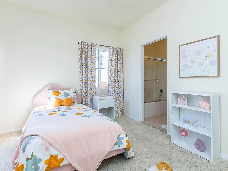 Colony Townhomes — Photo 113