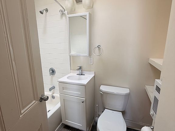 5th image of 832 N 24th St APT 3F