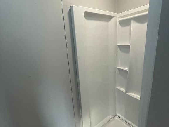 5th image of 310 W Franklin St #5