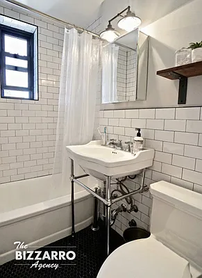 Sold by Bizzarro Agency | media 20