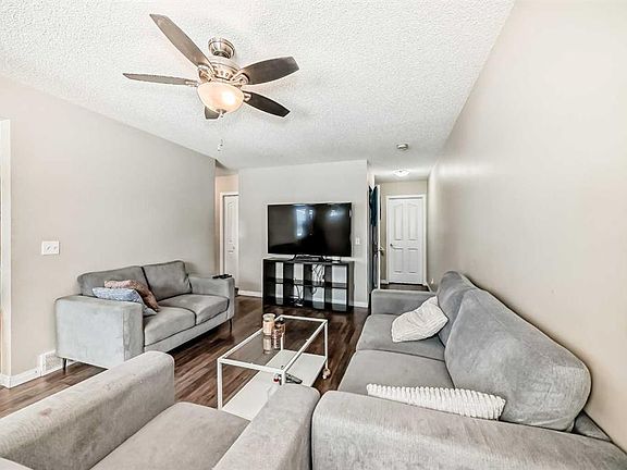 4th image of 118 S Dovertree Pl SE