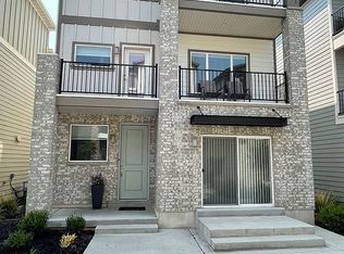 36 S Rio Grand Ave, Farmington, UT 84025