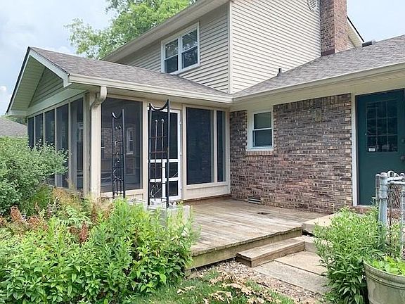 4th image of 407 Hickory Dr