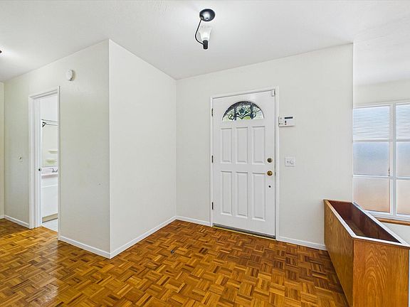 4th image of 2854 Moore Ave