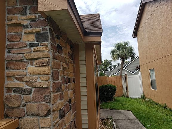 3rd image of 9869 Aloma Bend Ln