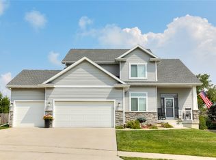 203 Braeburn Dr, Norwalk, IA 50211