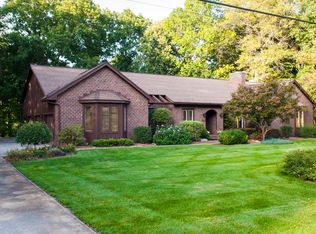 520 Lakeside Dr, Hastings, MI