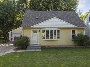 1851 Barclay St, Saint Paul, MN 55109
