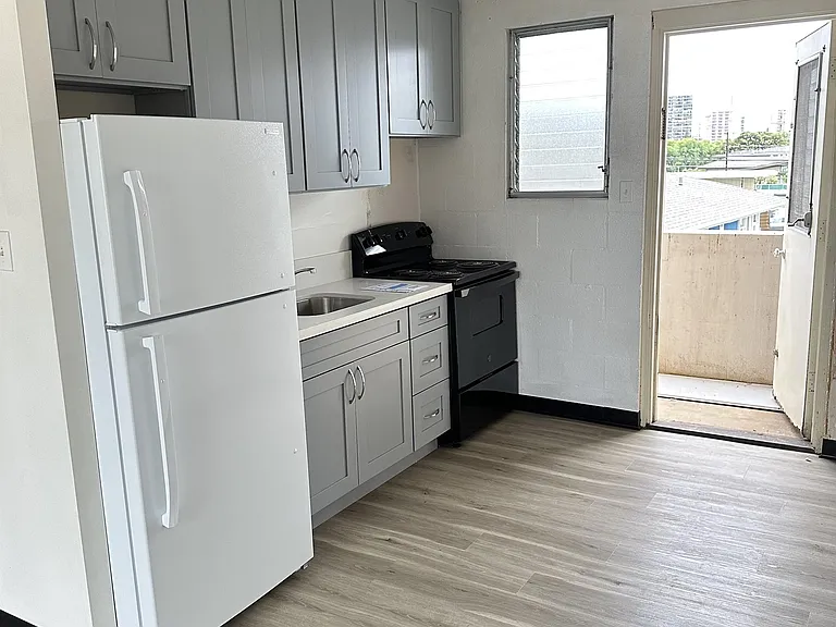721 Menehune Ln #302 — Photo 1