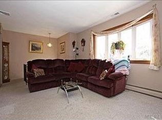 299 N Linden St, Massapequa, NY 11758