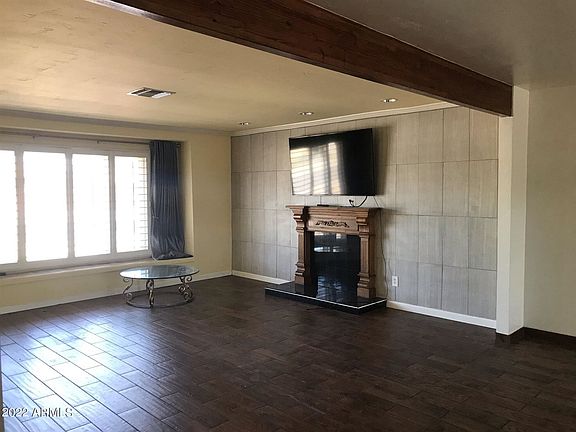 3rd image of 8717 E Thornwood Dr