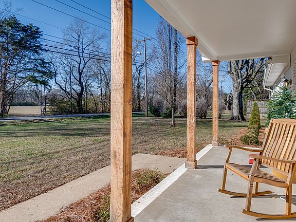 4th image of 302 Haynes Dr