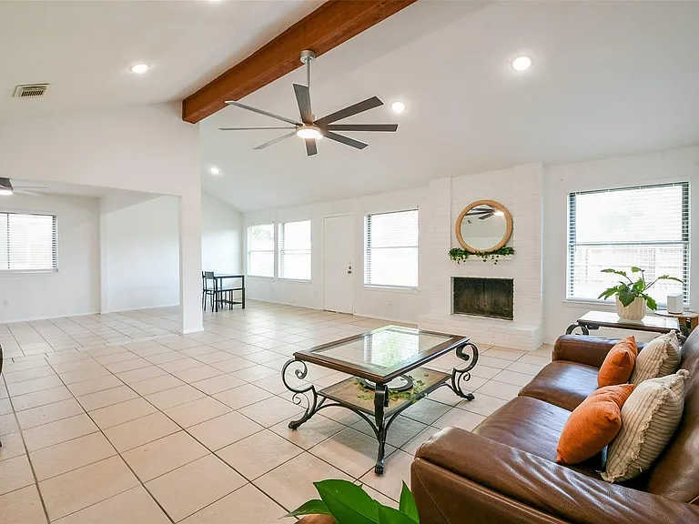 5635 Greenhill Forest Dr — Photo 6