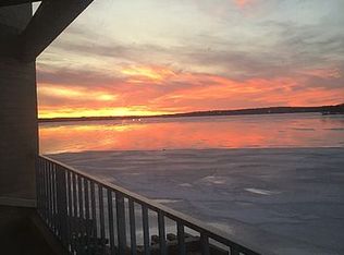 130 W Wisconsin Ave, Pewaukee, WI 53072