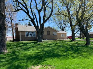 4320 N Bearsdale Rd, Decatur, IL 62526