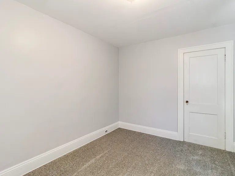 2084 Wascana Ave — Photo 12