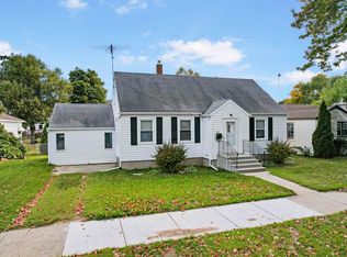 1909 15th Ave, Menominee, MI 49858