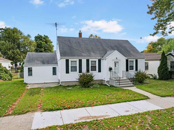 1909 15th Ave, Menominee, MI 49858